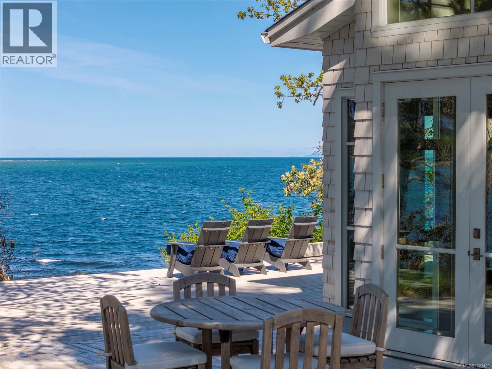 1341 Madrona Dr, Nanoose Bay