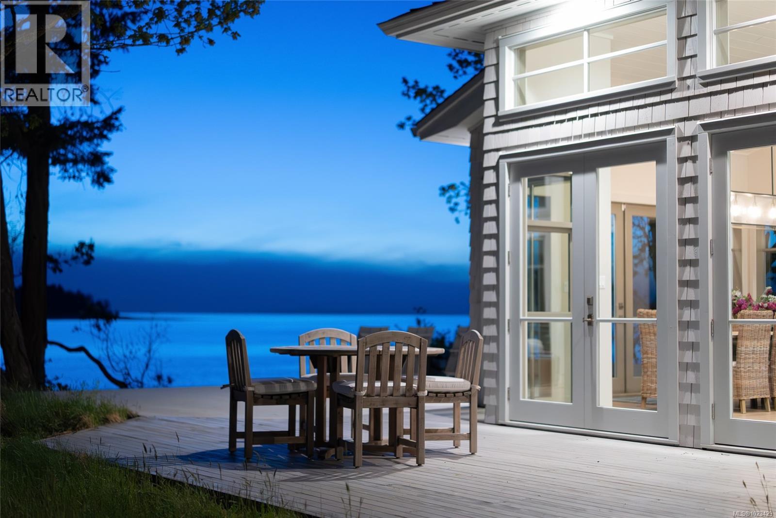 1341 Madrona Dr, Nanoose Bay