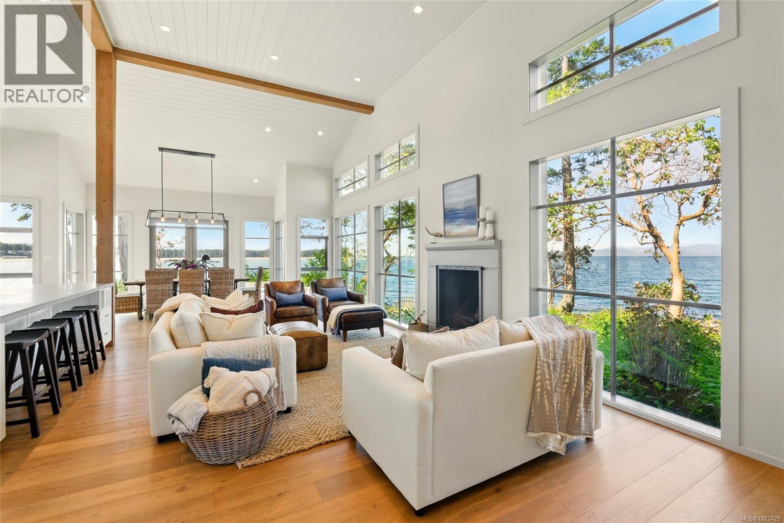 1341 Madrona Dr, Nanoose Bay