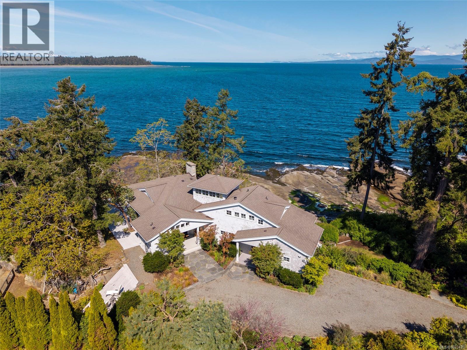 1341 Madrona Dr, Nanoose Bay