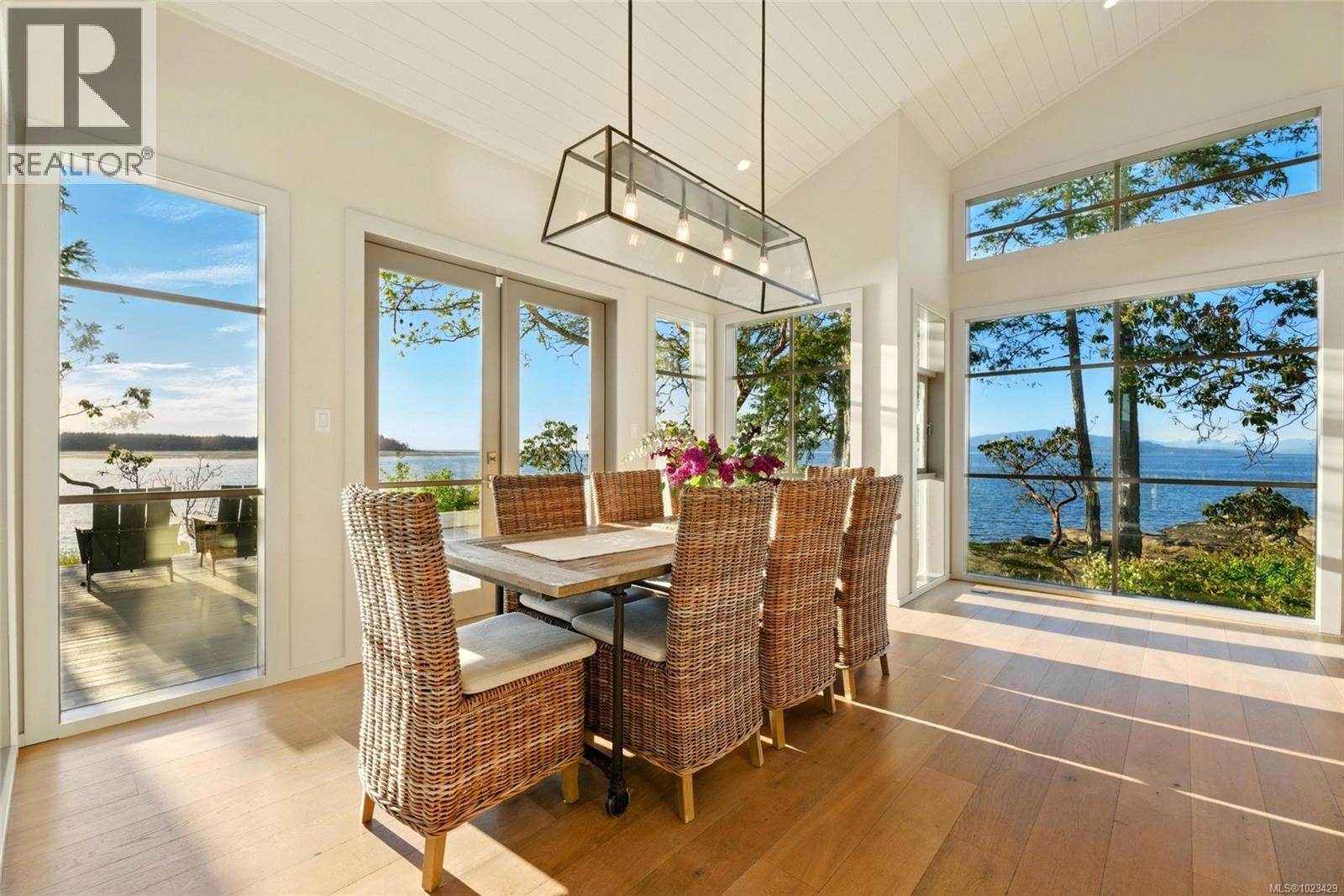 1341 Madrona Dr, Nanoose Bay