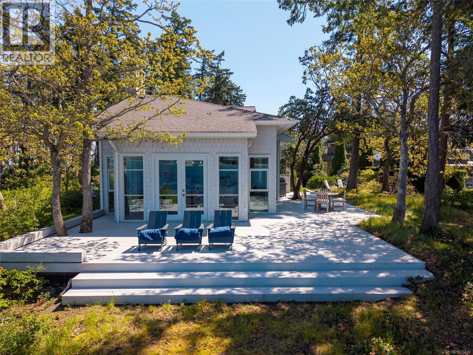 1341 Madrona Dr, Nanoose Bay