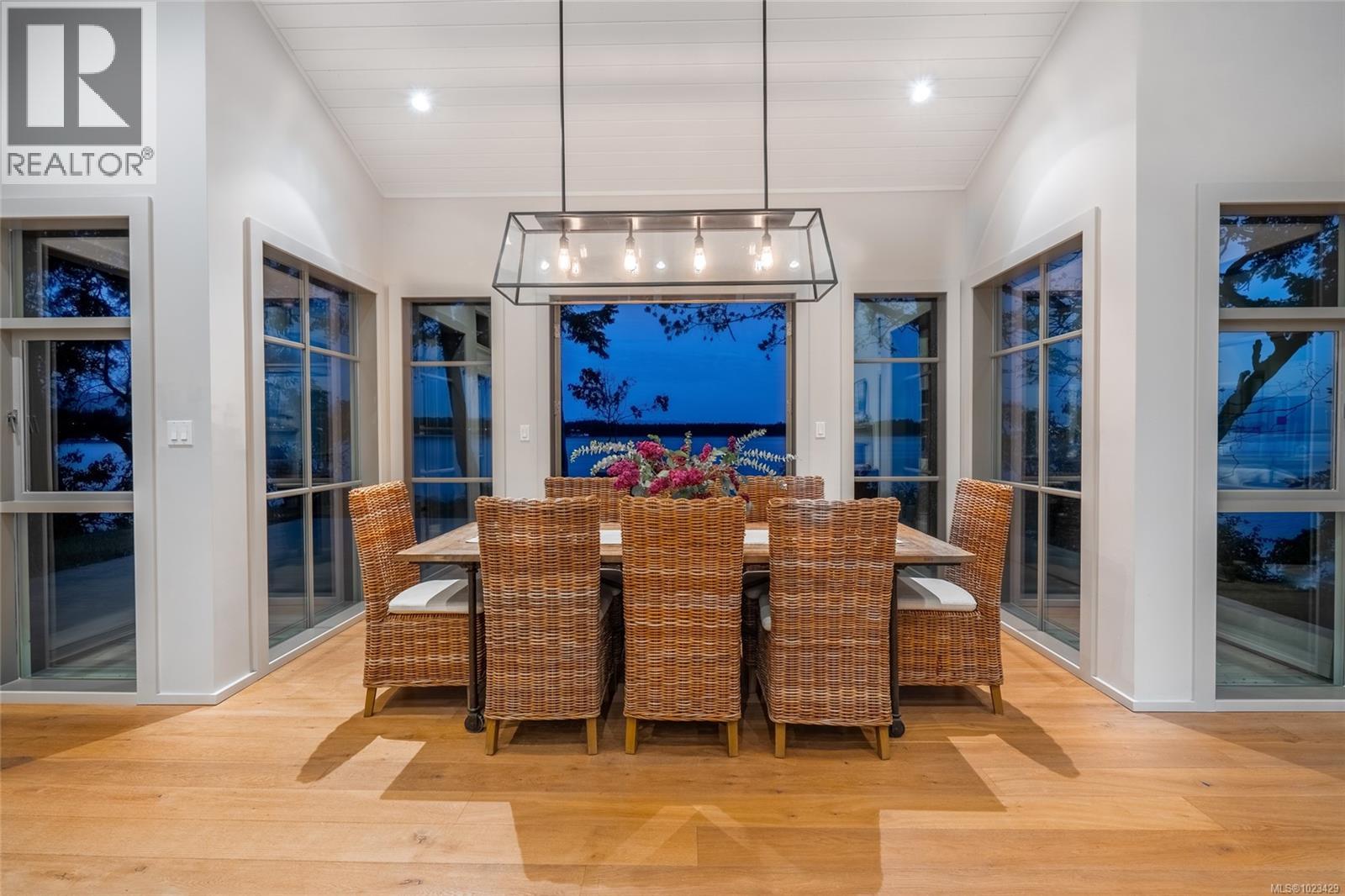 1341 Madrona Dr, Nanoose Bay