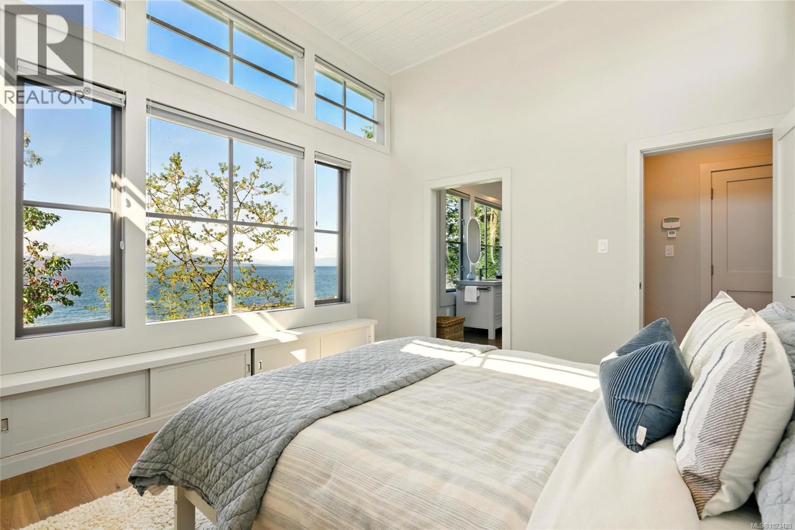 1341 Madrona Dr, Nanoose Bay