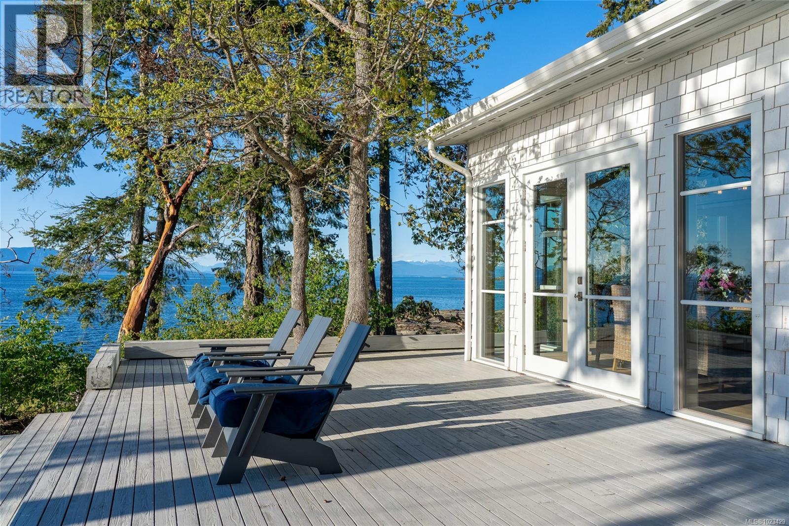 1341 Madrona Dr, Nanoose Bay