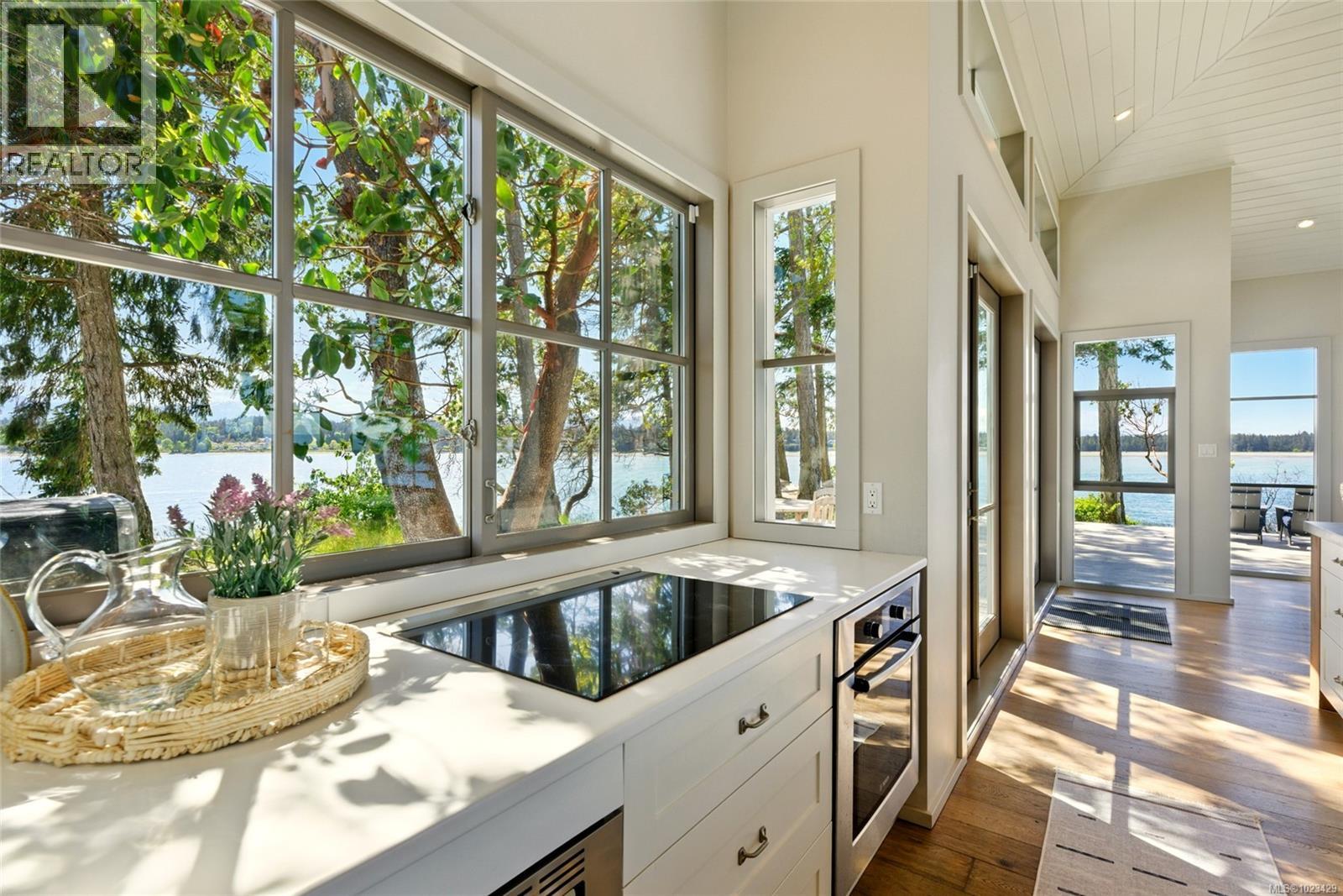 1341 Madrona Dr, Nanoose Bay