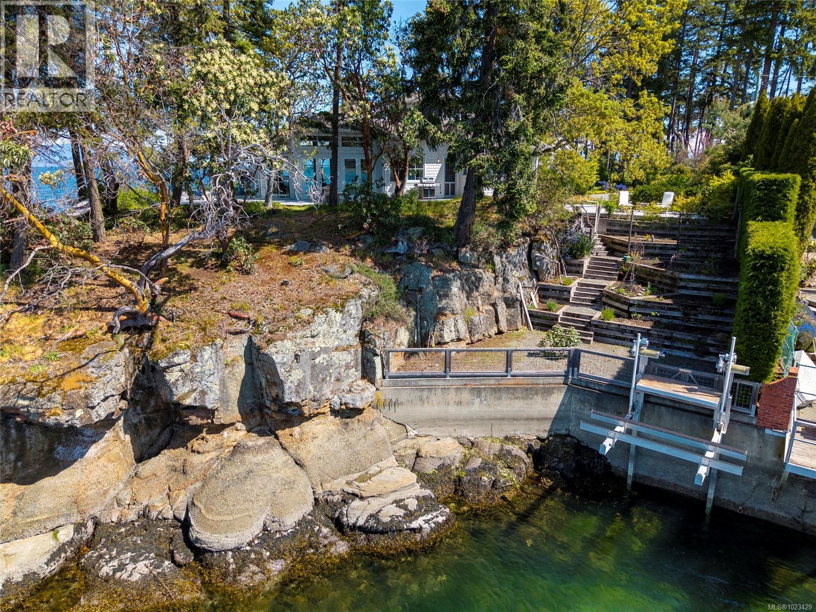 1341 Madrona Dr, Nanoose Bay