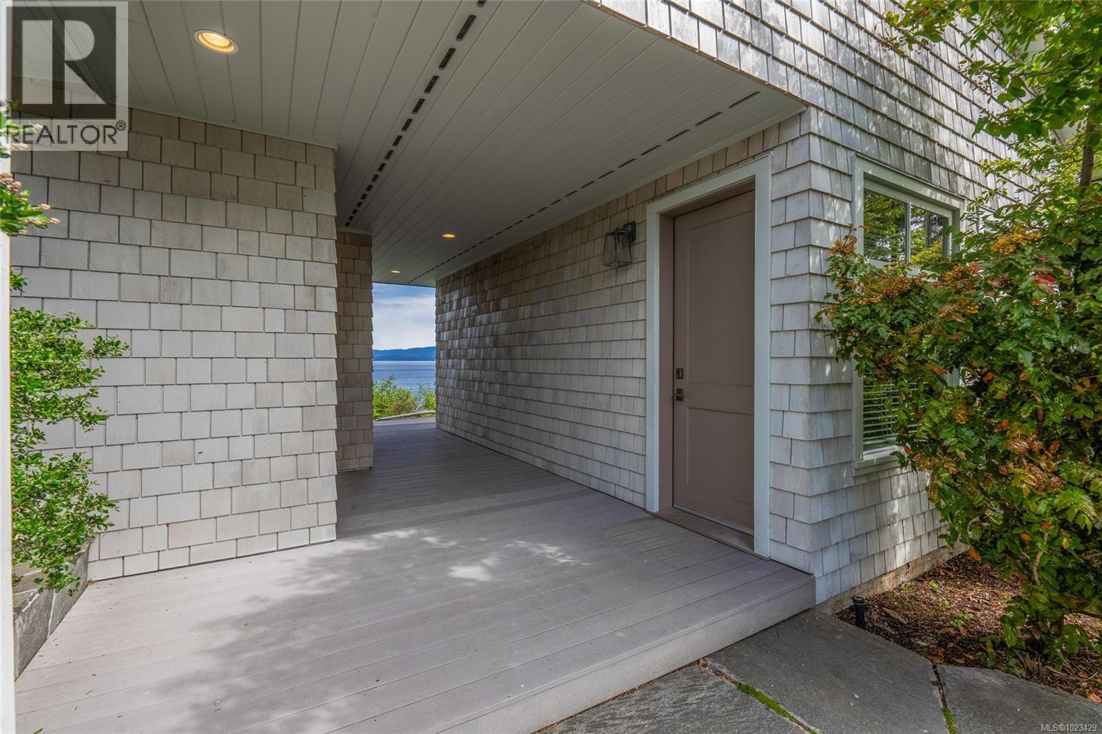 1341 Madrona Dr, Nanoose Bay