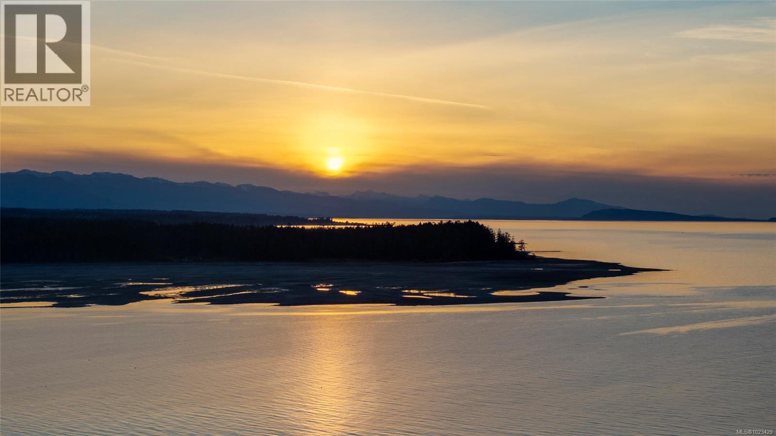 1341 Madrona Dr, Nanoose Bay