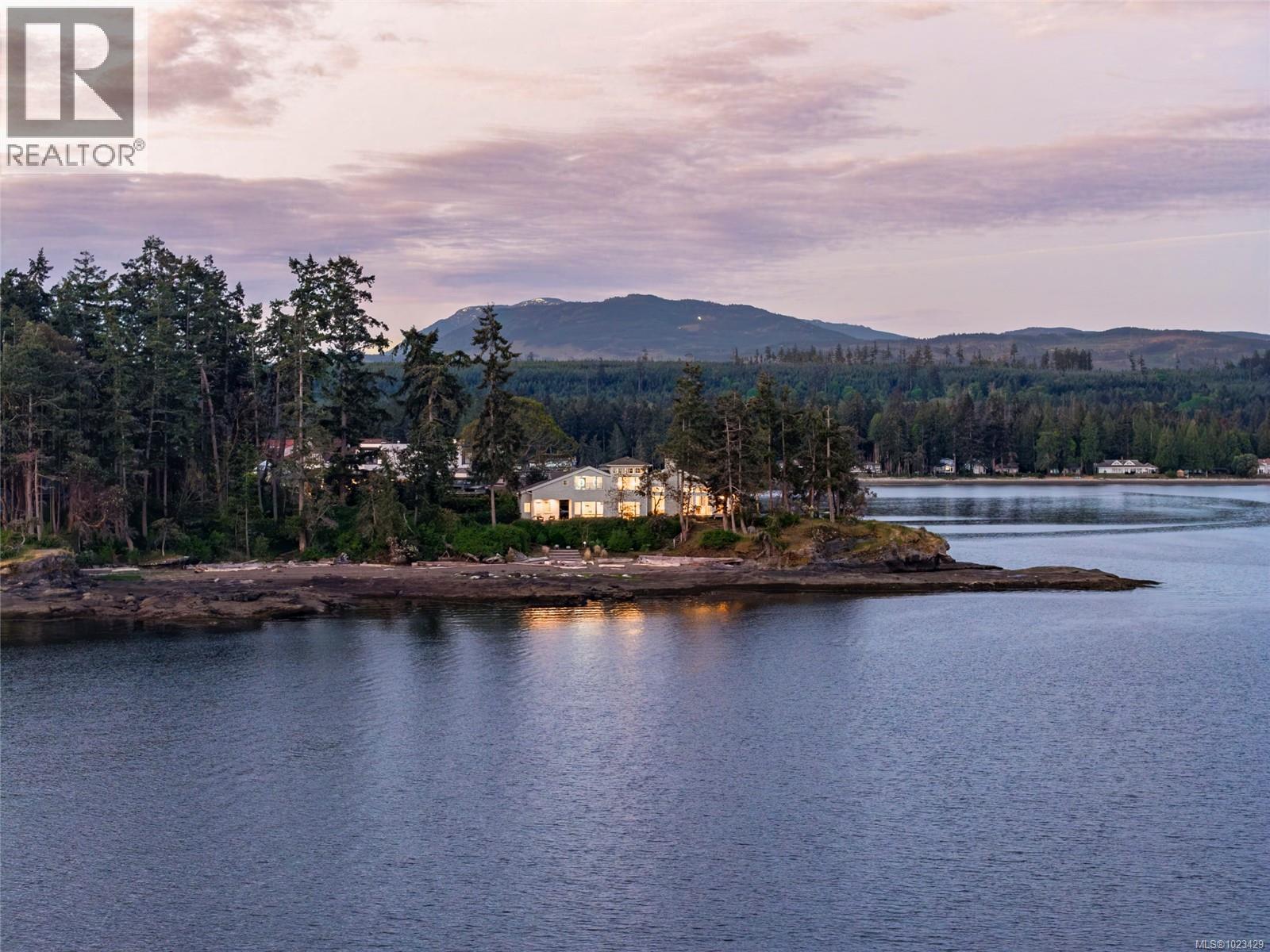 1341 Madrona Dr, Nanoose Bay