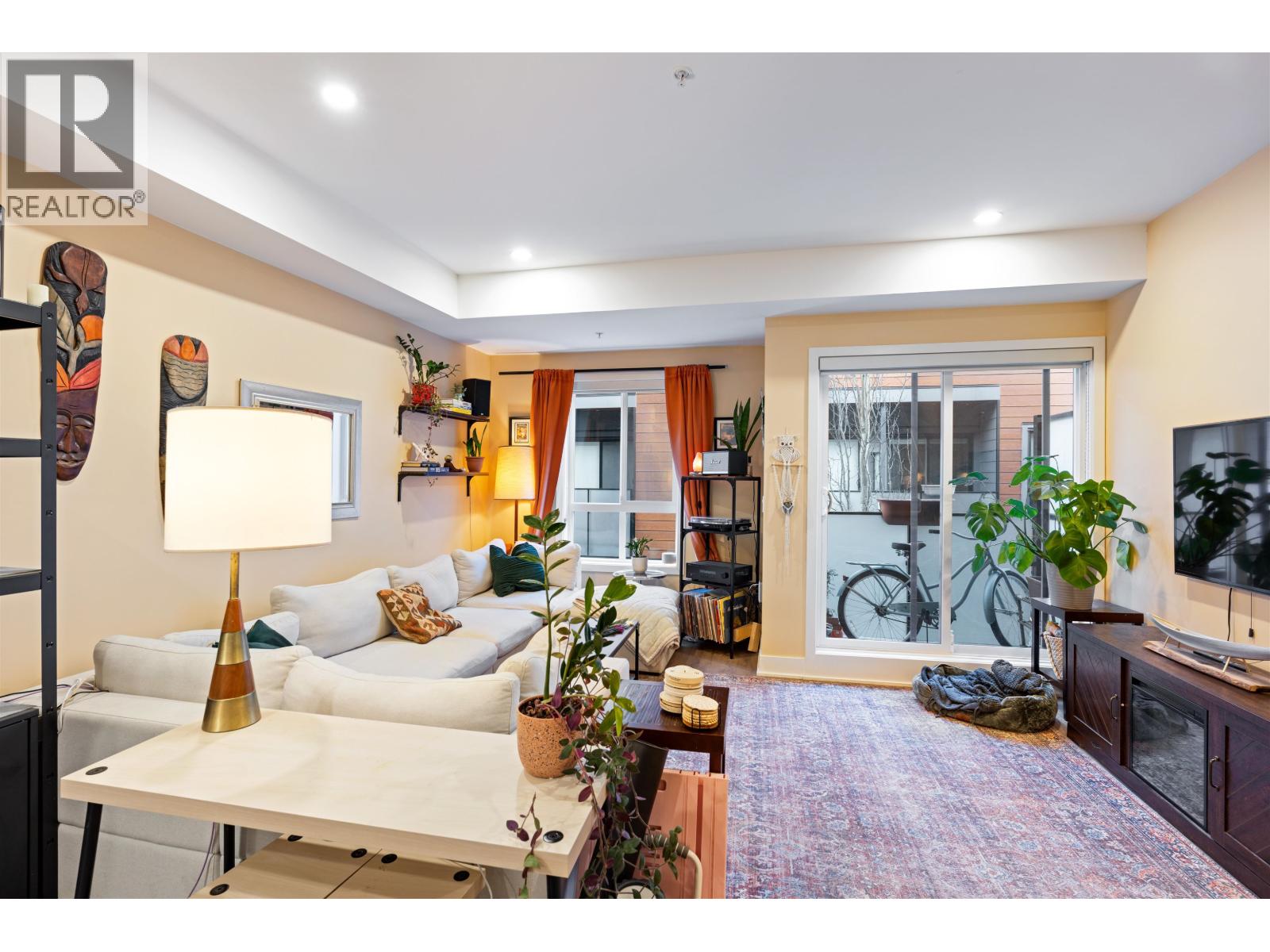 213 37808 THIRD AVENUE, Squamish