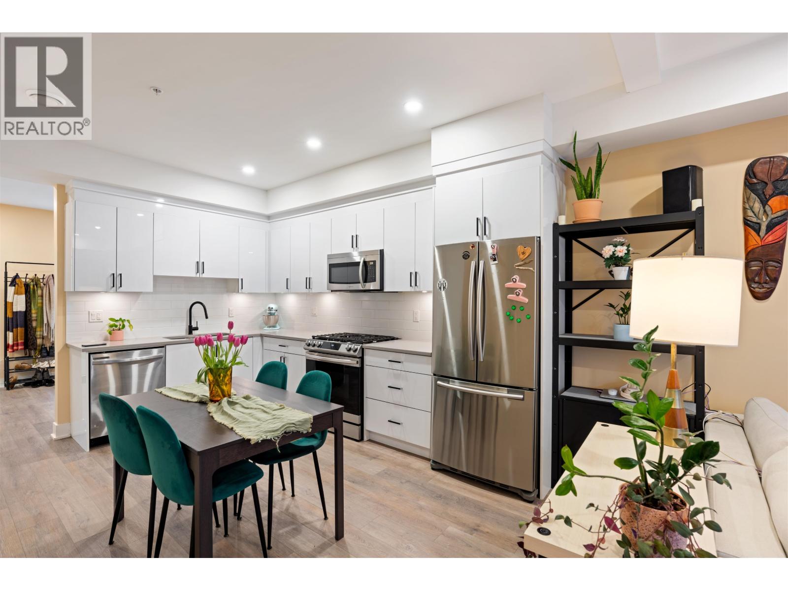 213 37808 THIRD AVENUE, Squamish