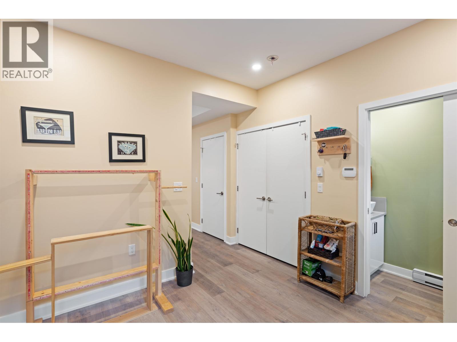 213 37808 THIRD AVENUE, Squamish