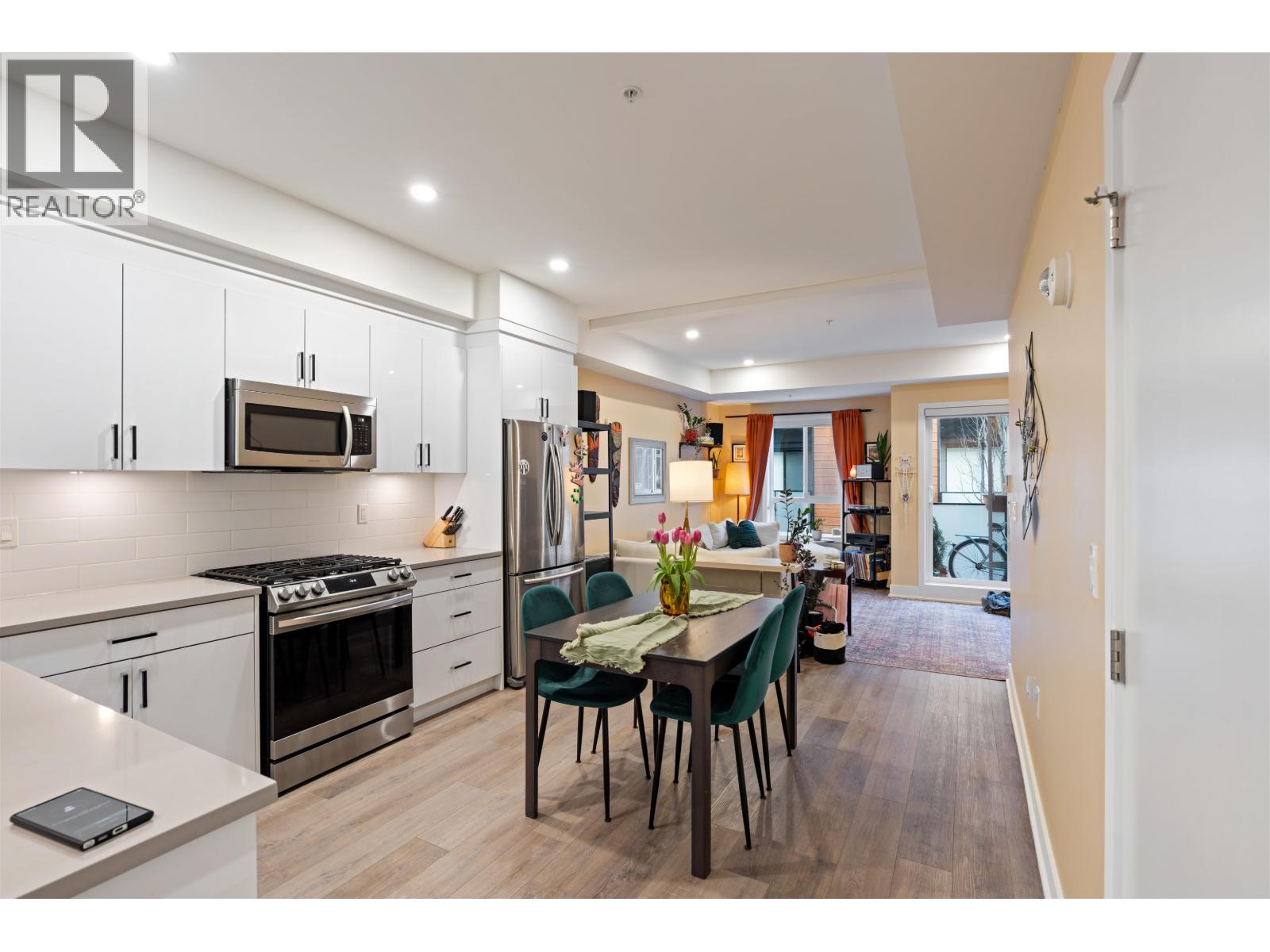 213 37808 THIRD AVENUE, Squamish