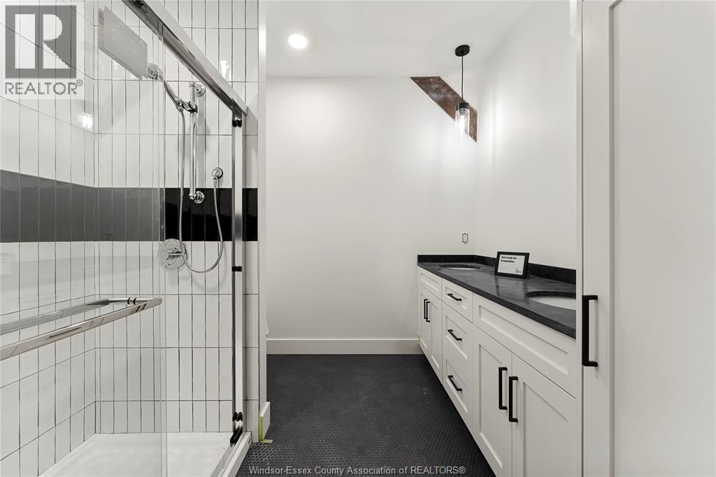 #401 247 BROCK STREET - 31
