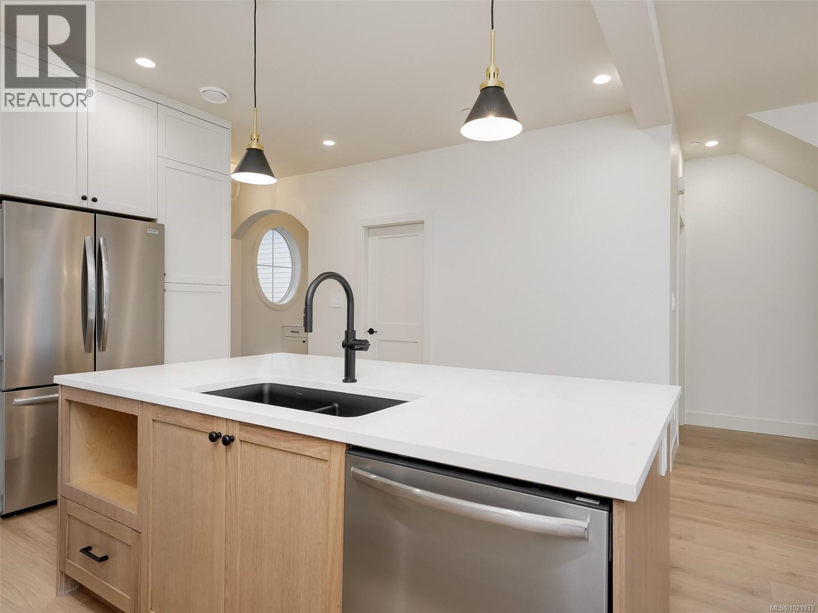 2291 Hudson Terr - 16