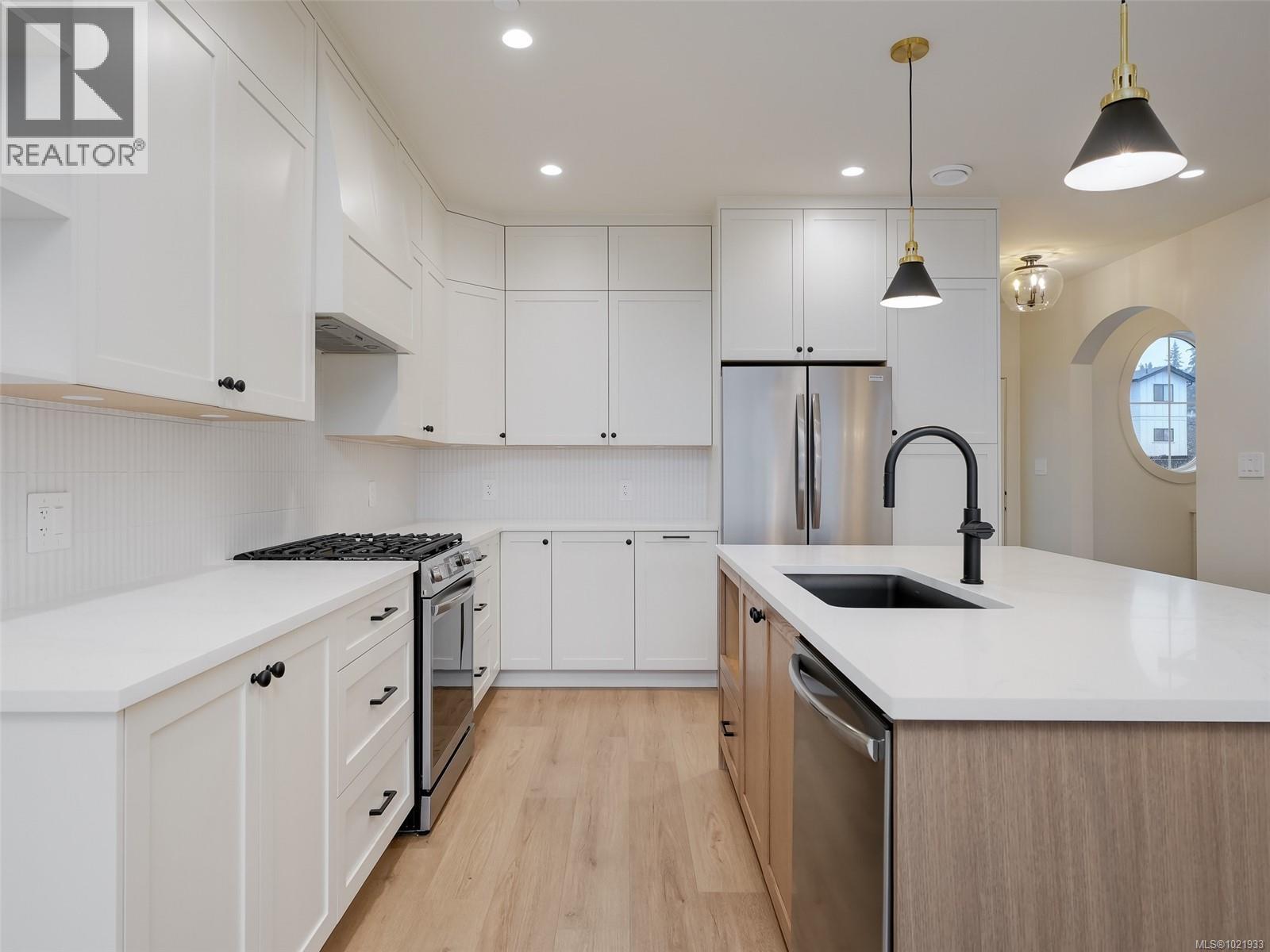  2291 Hudson Terrace, Sooke