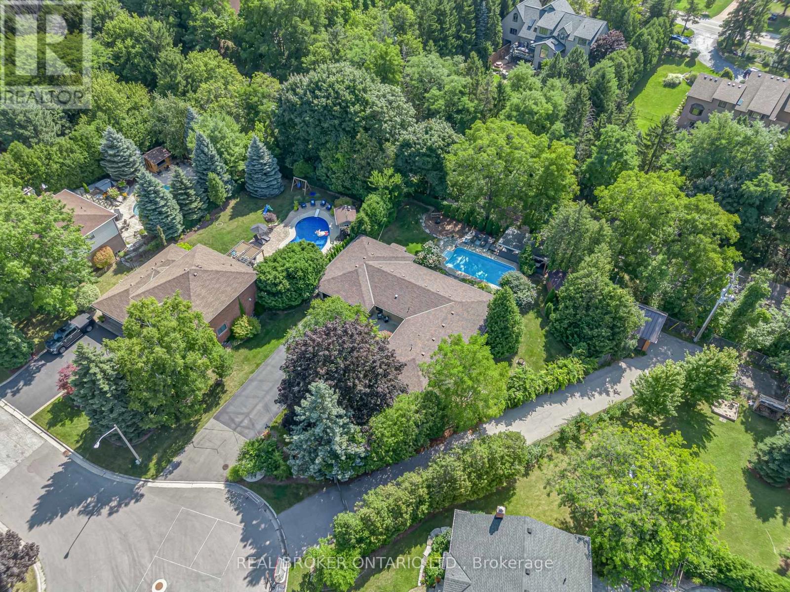 30 CARL CRESCENT - Photo 3 of 50, Hamilton (Waterdown), Ontario