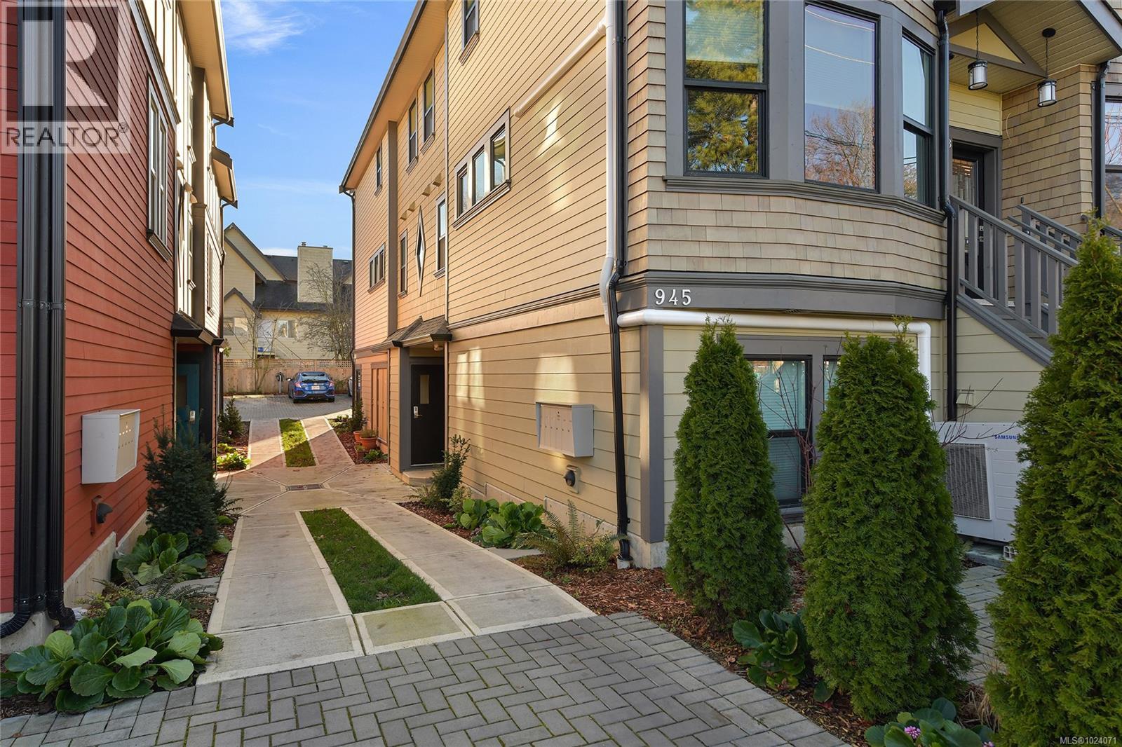 3 945 Pembroke St, Victoria