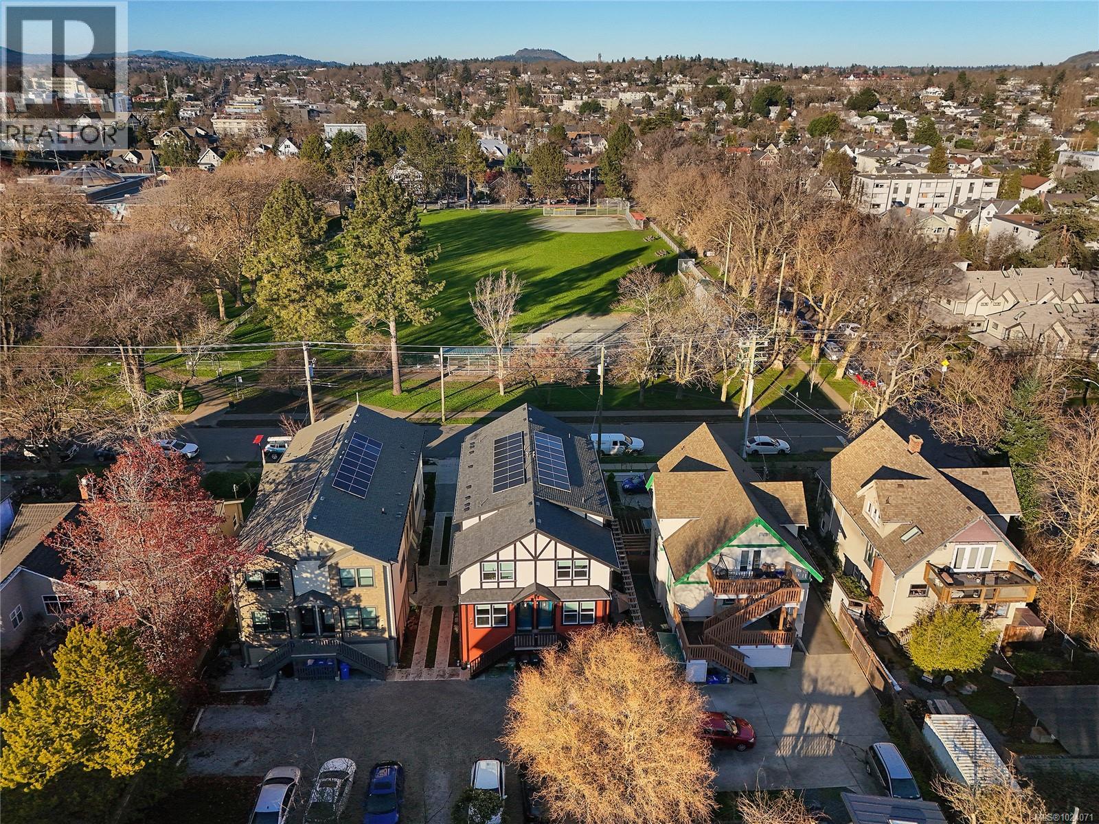 3 945 Pembroke St, Victoria