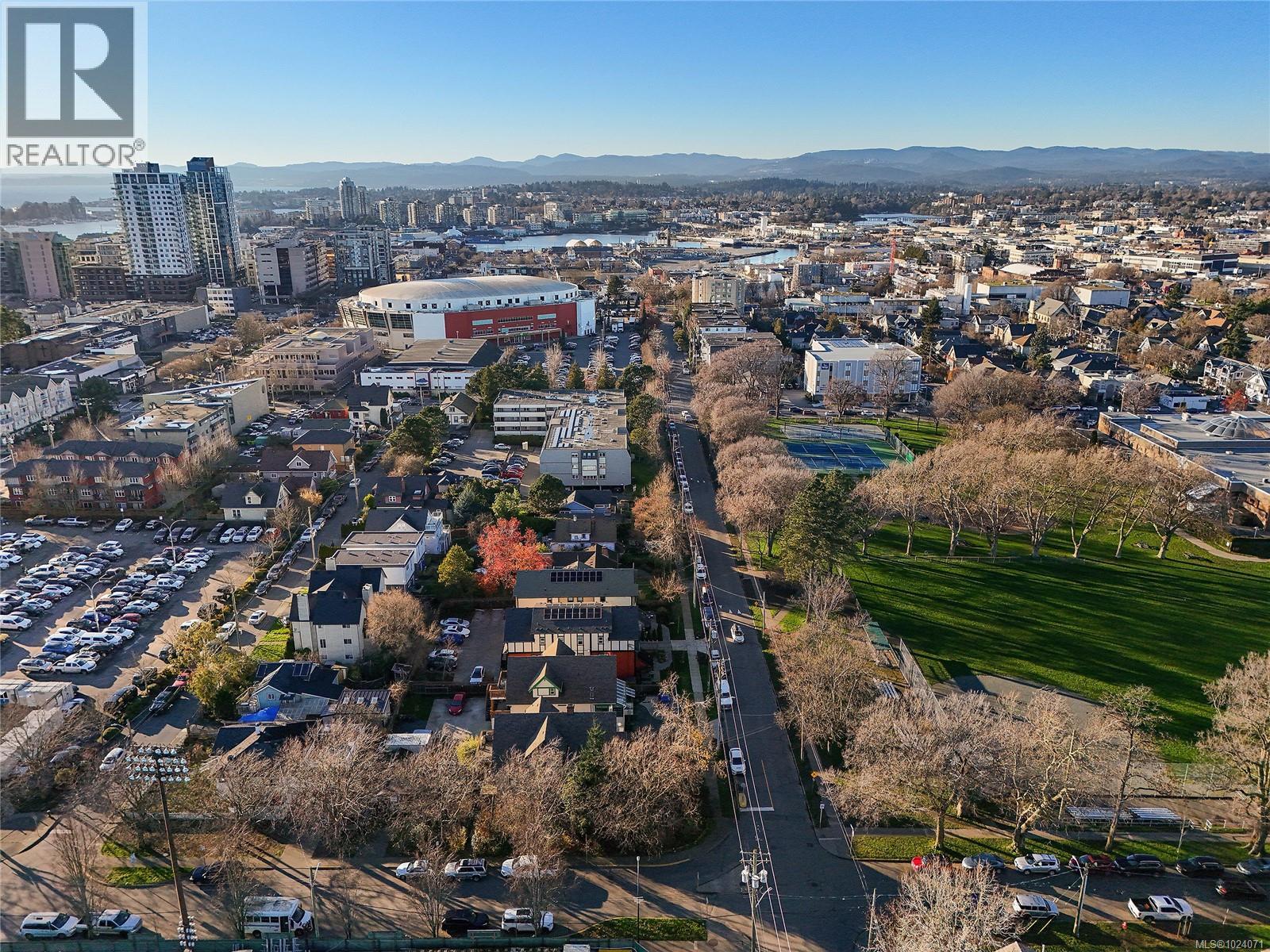 3 945 Pembroke St, Victoria