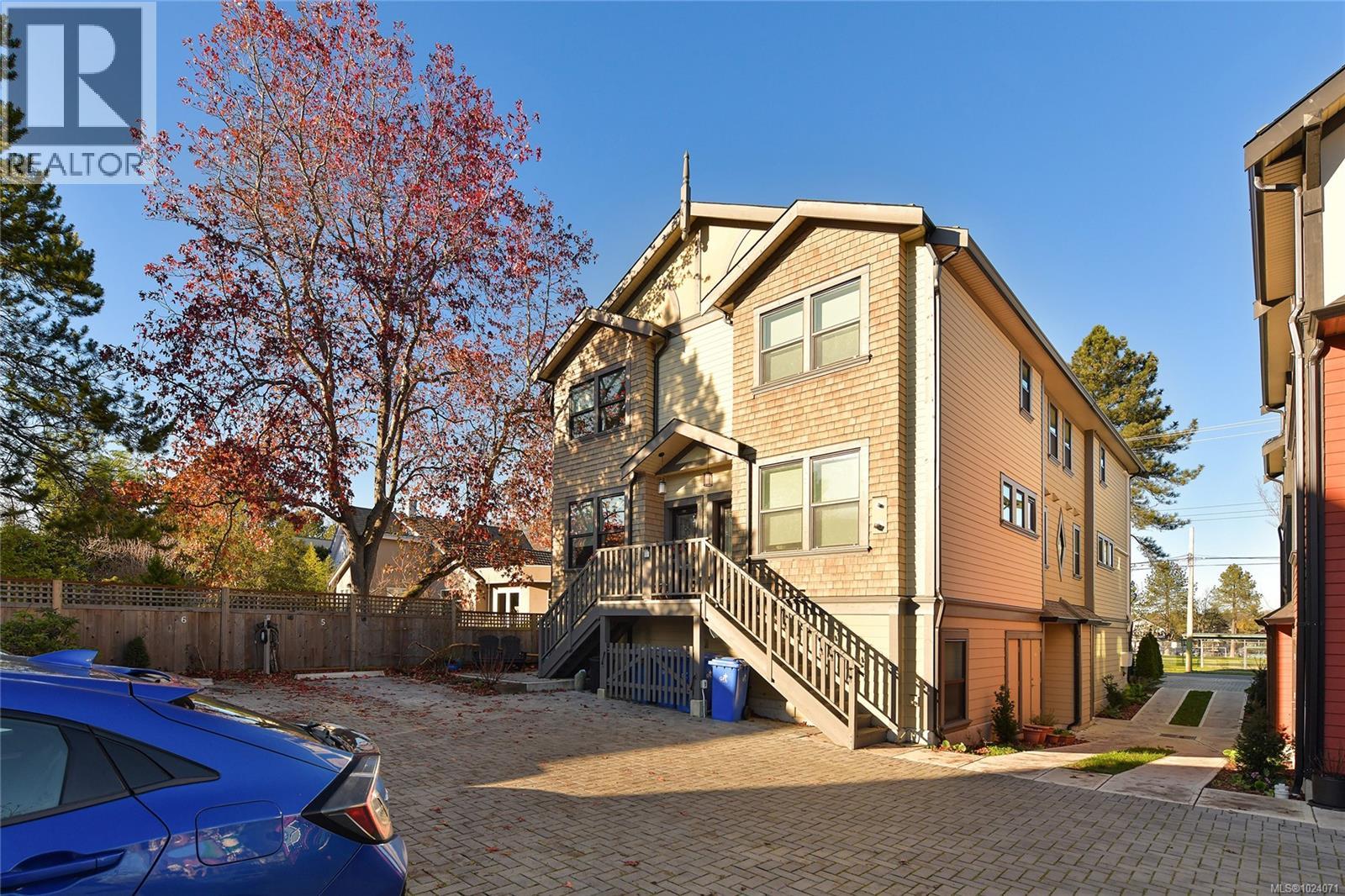 3 945 Pembroke St, Victoria