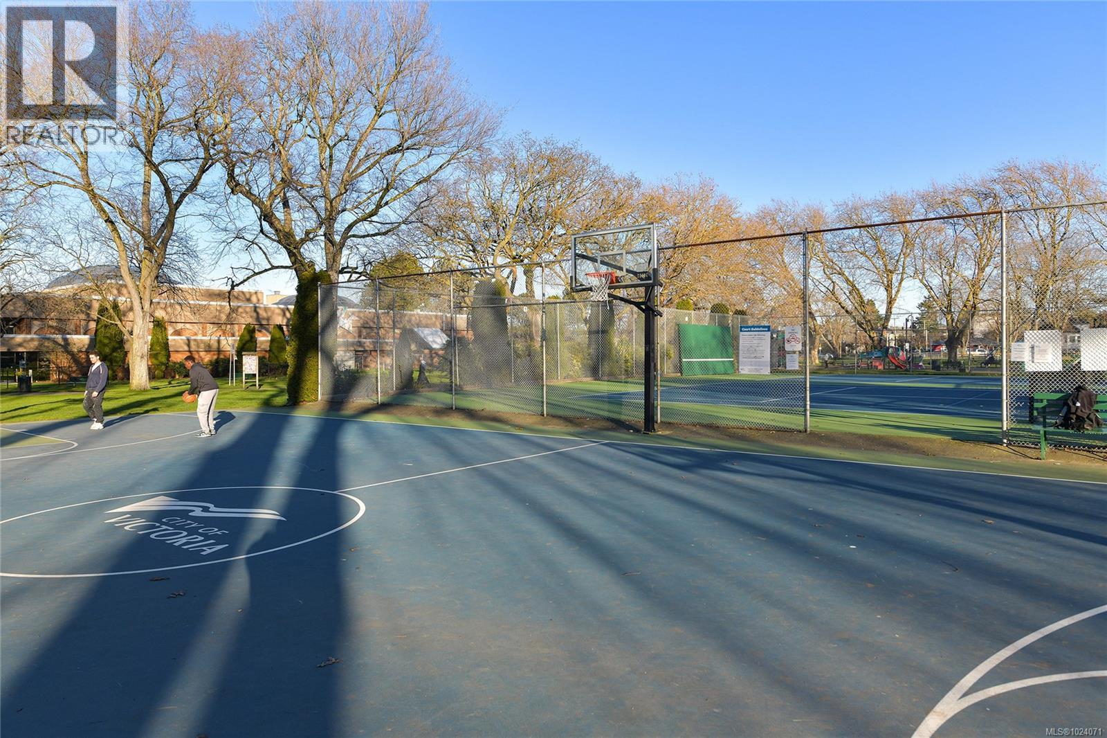 3 945 Pembroke St, Victoria