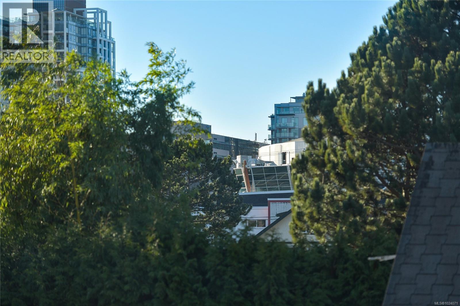 3 945 Pembroke St, Victoria