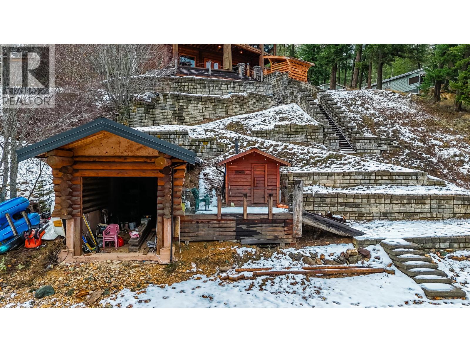 5464 Agate Bay Road, Barriere