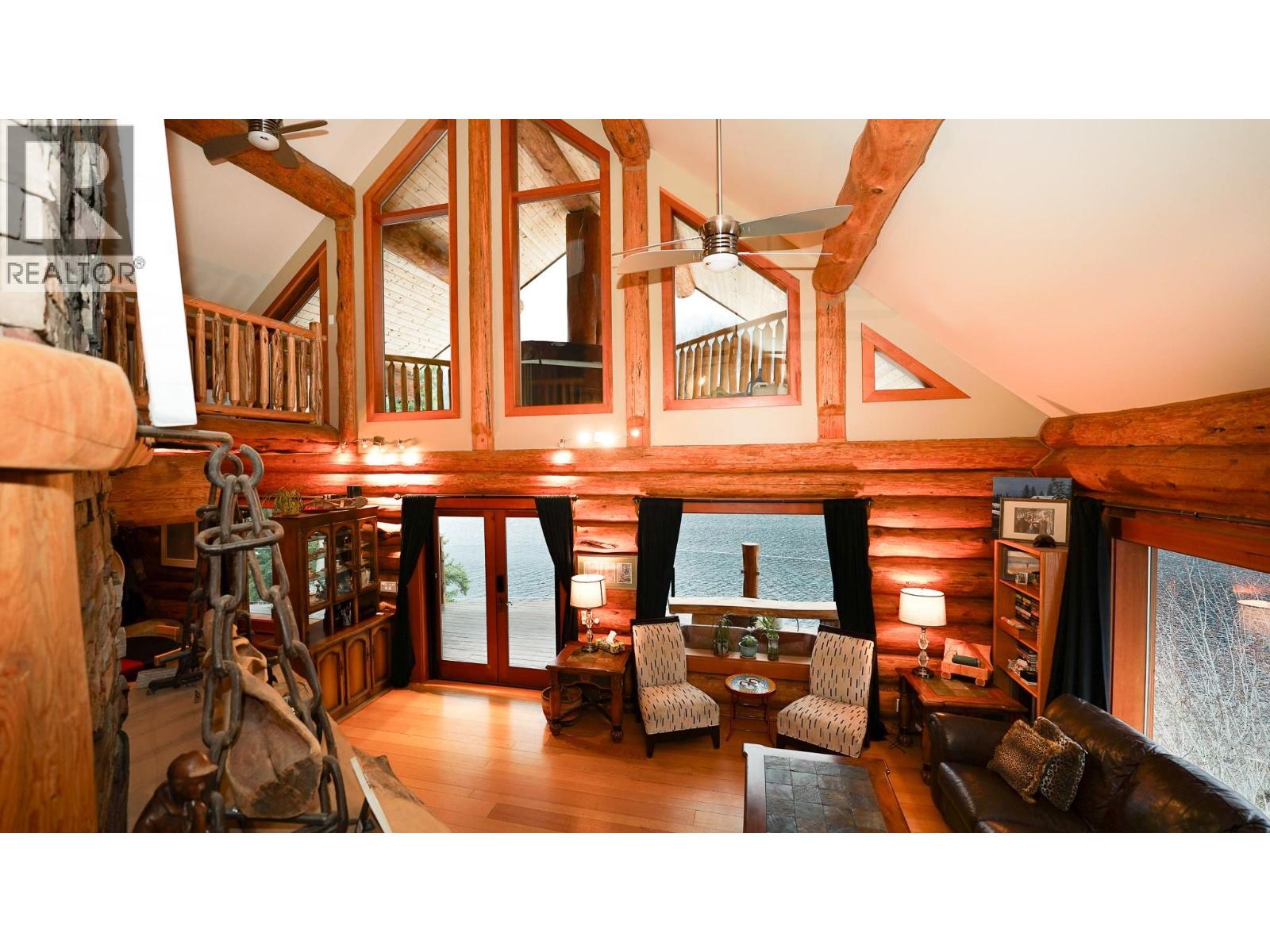 5464 Agate Bay Road, Barriere
