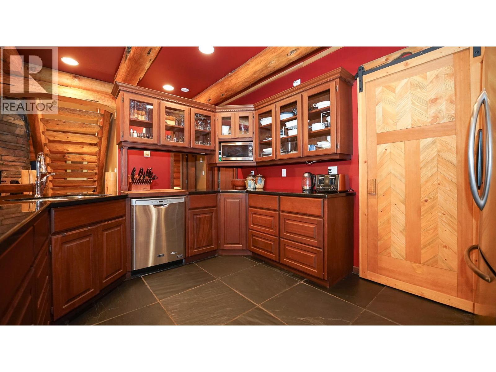 5464 Agate Bay Road, Barriere