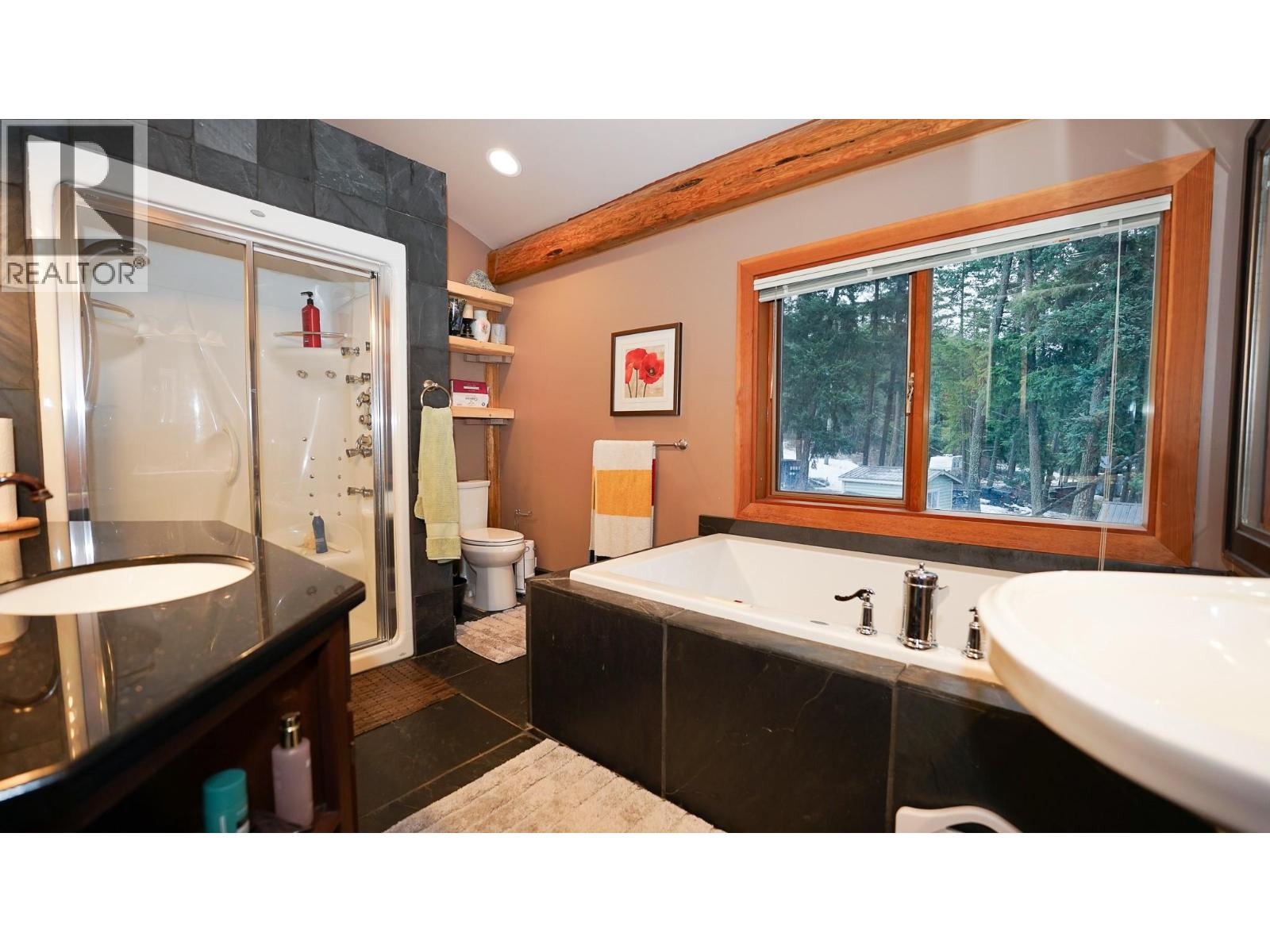 5464 Agate Bay Road, Barriere