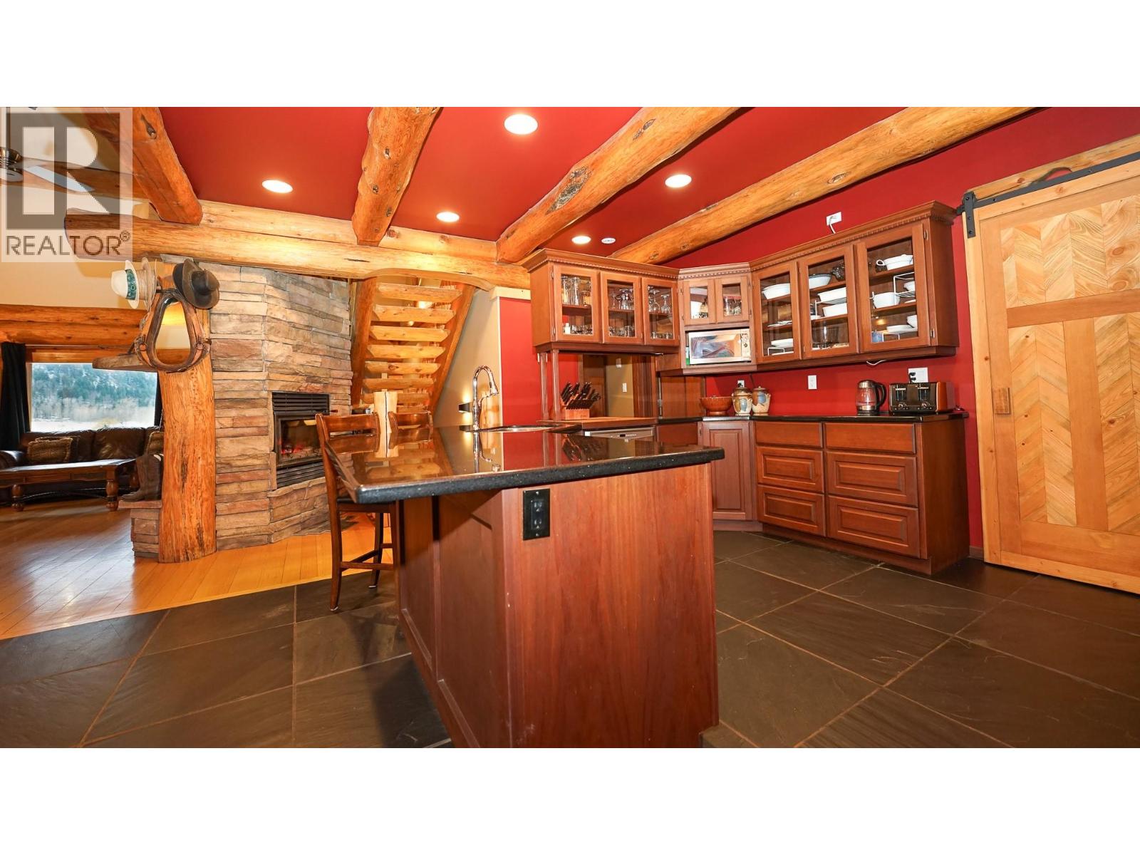 5464 Agate Bay Road, Barriere