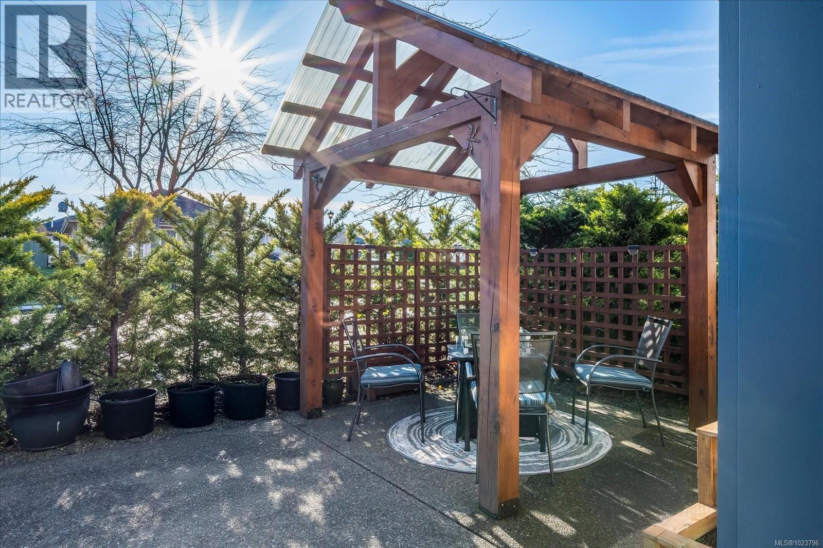 817 Stanhope Rd, Parksville