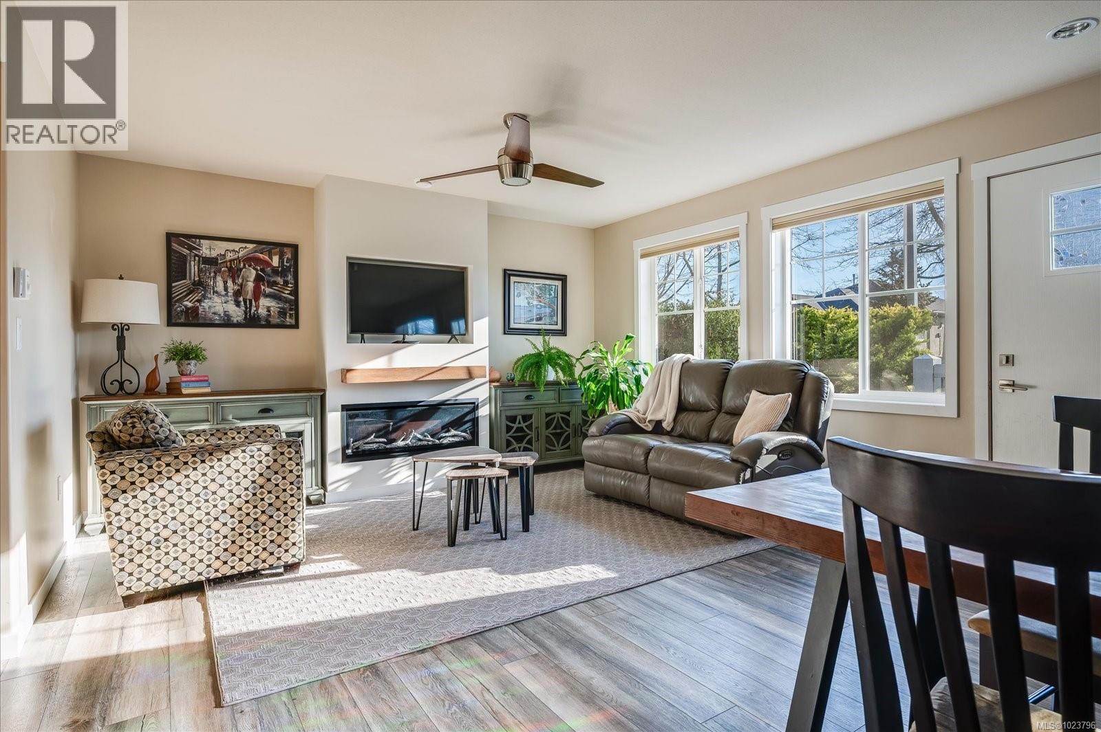 817 Stanhope Rd, Parksville