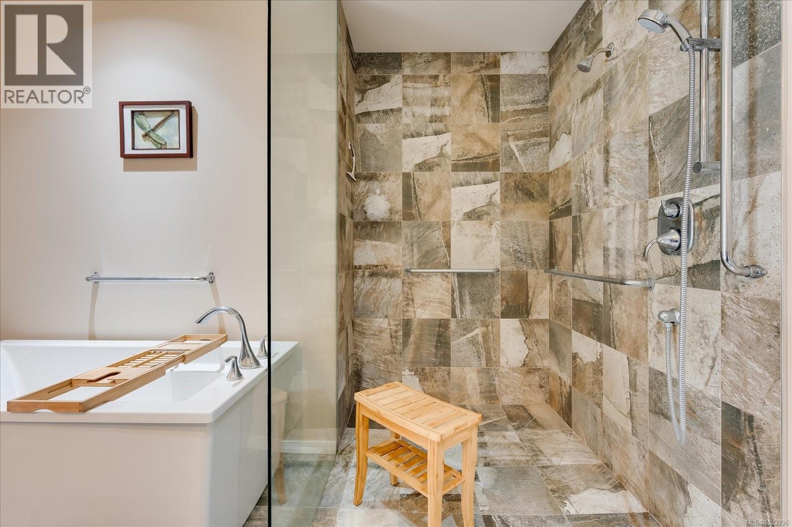 817 Stanhope Rd, Parksville