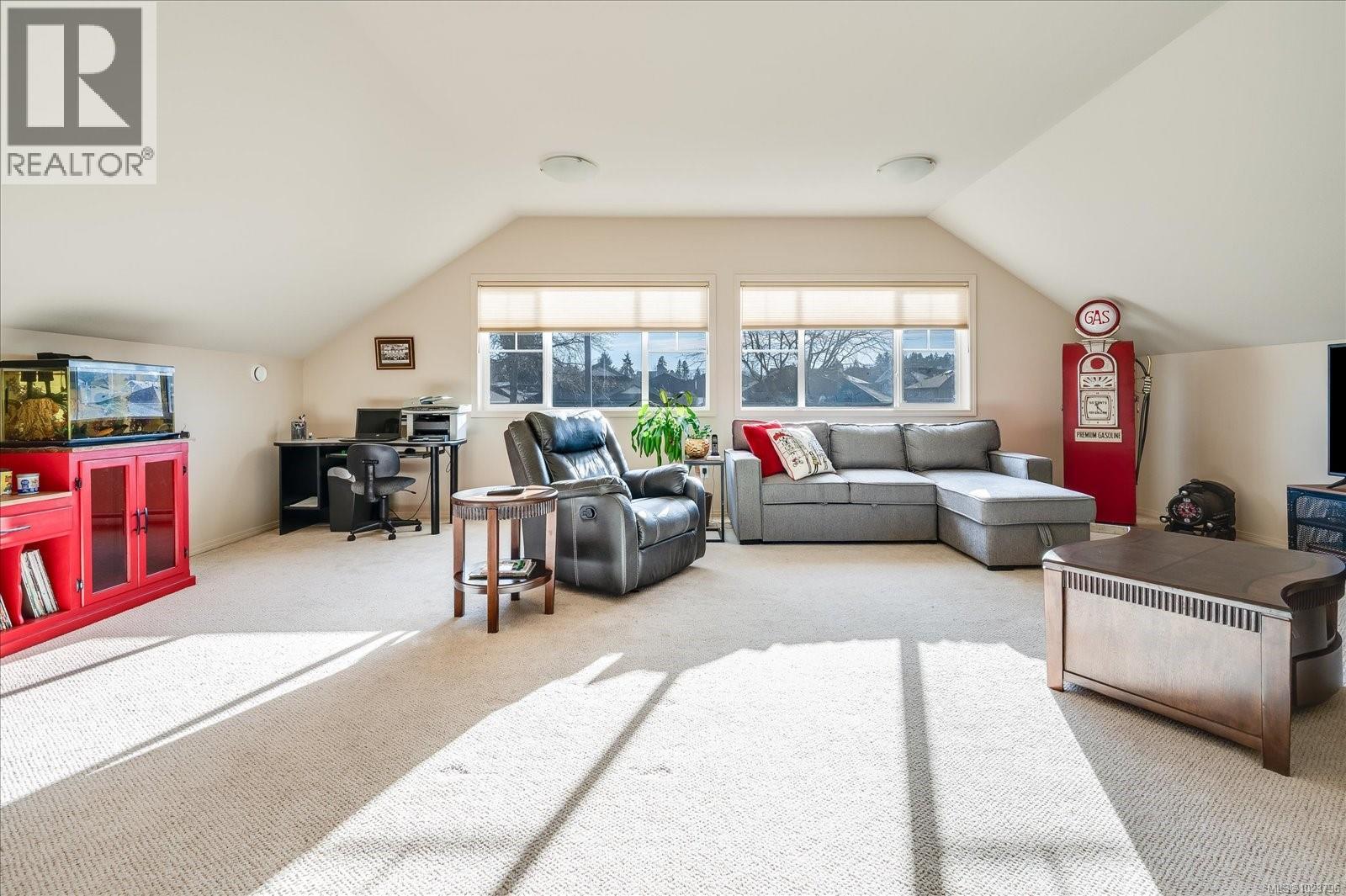 817 Stanhope Rd, Parksville