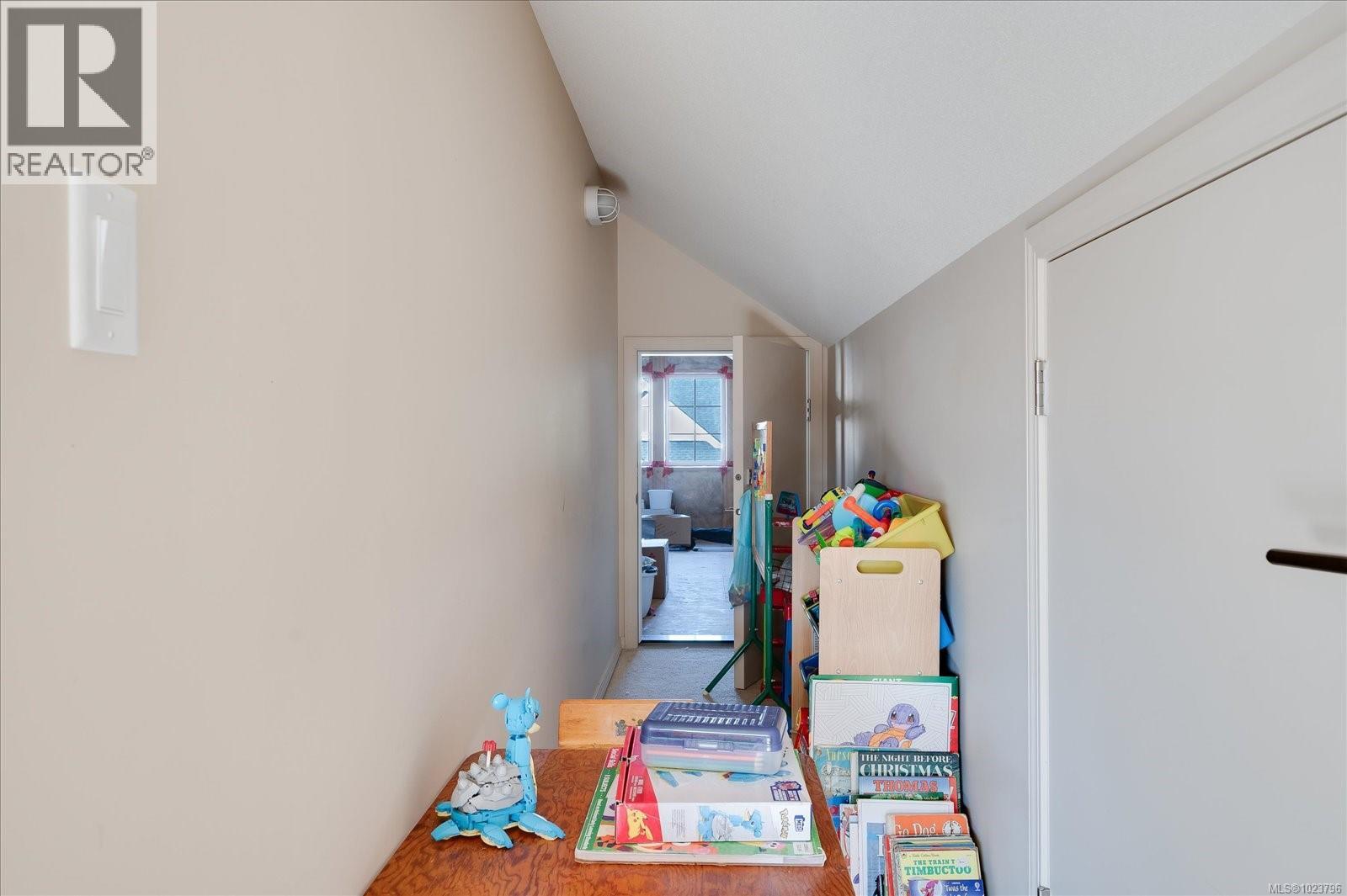 817 Stanhope Rd, Parksville