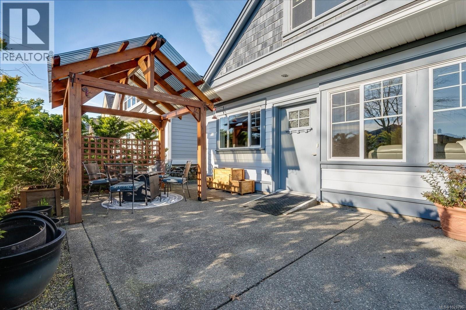 817 Stanhope Rd, Parksville