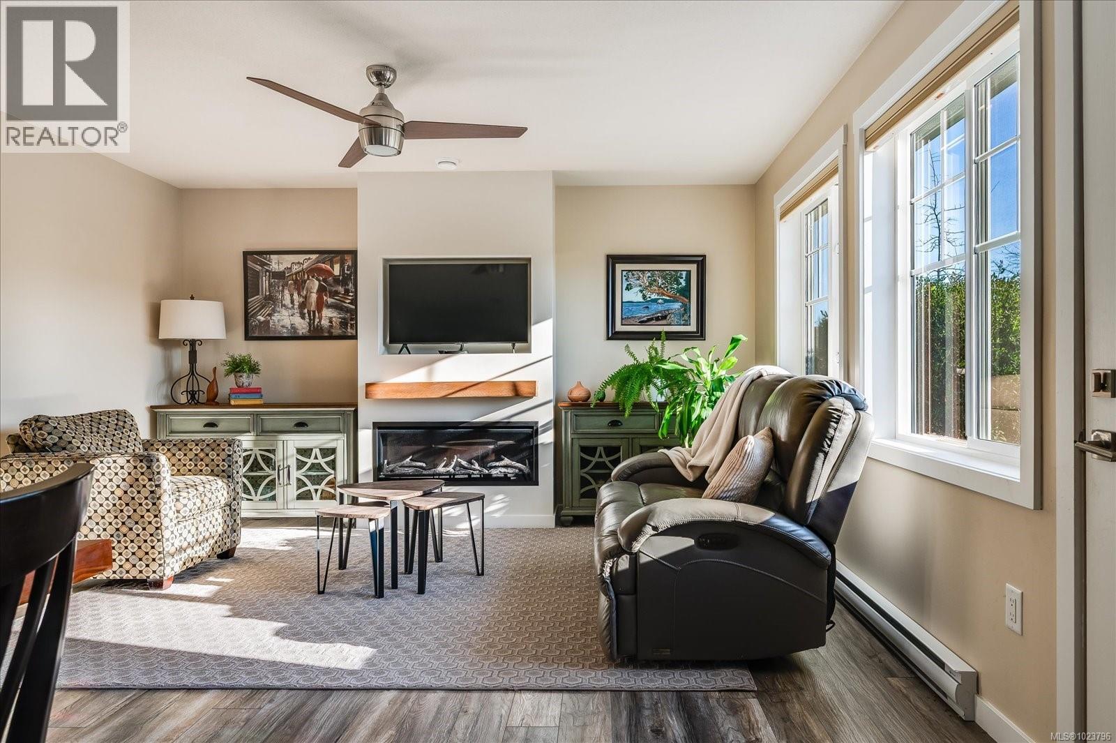 817 Stanhope Rd, Parksville