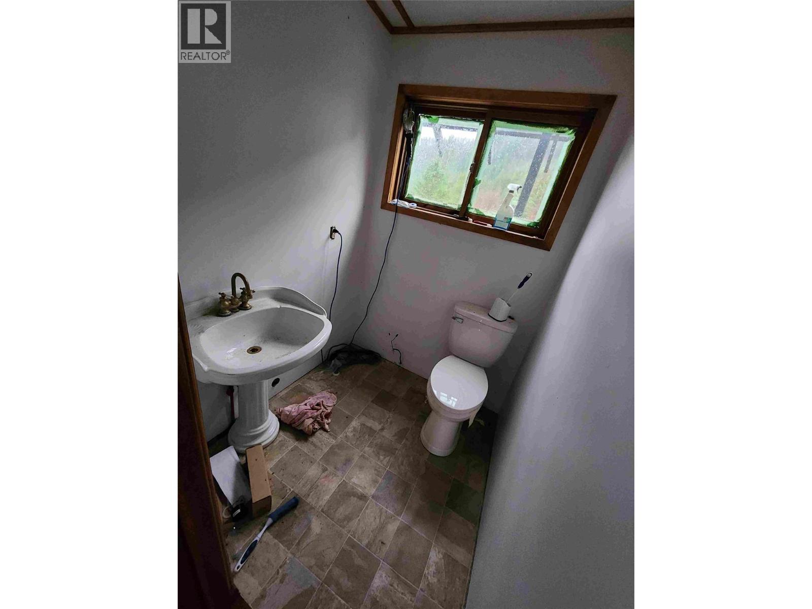 4259 Woodbury Village Road, Ainsworth