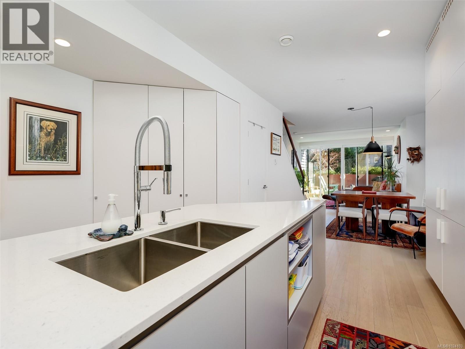 203 430 Parry St, Victoria