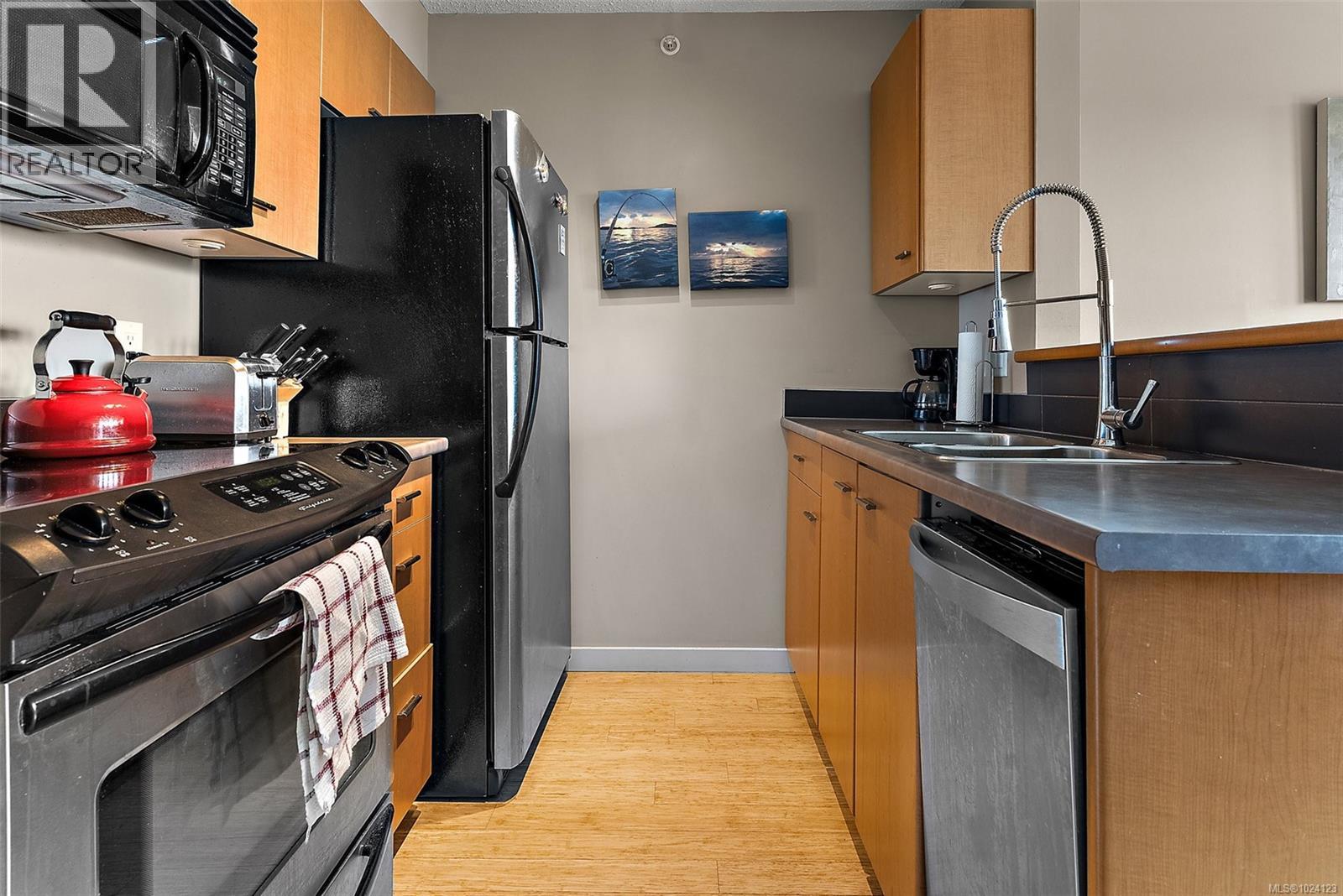 1103 751 Fairfield Rd, Victoria