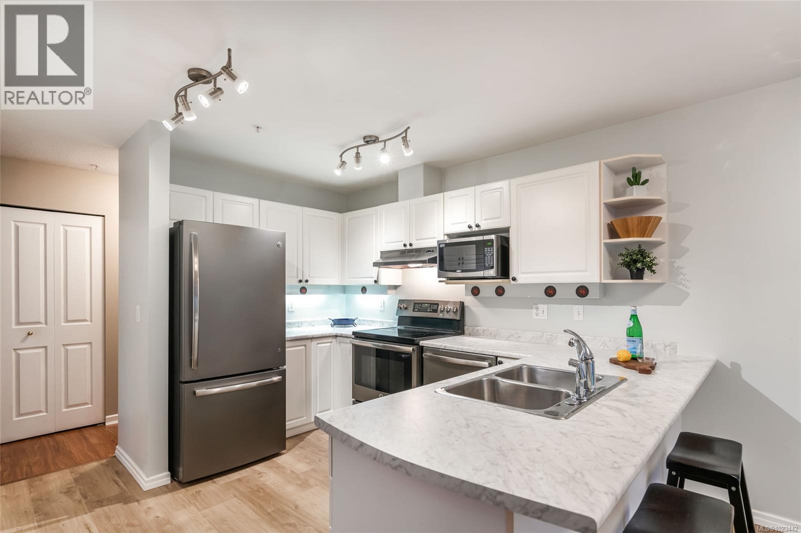 6179 Rosecroft Pl, Nanaimo