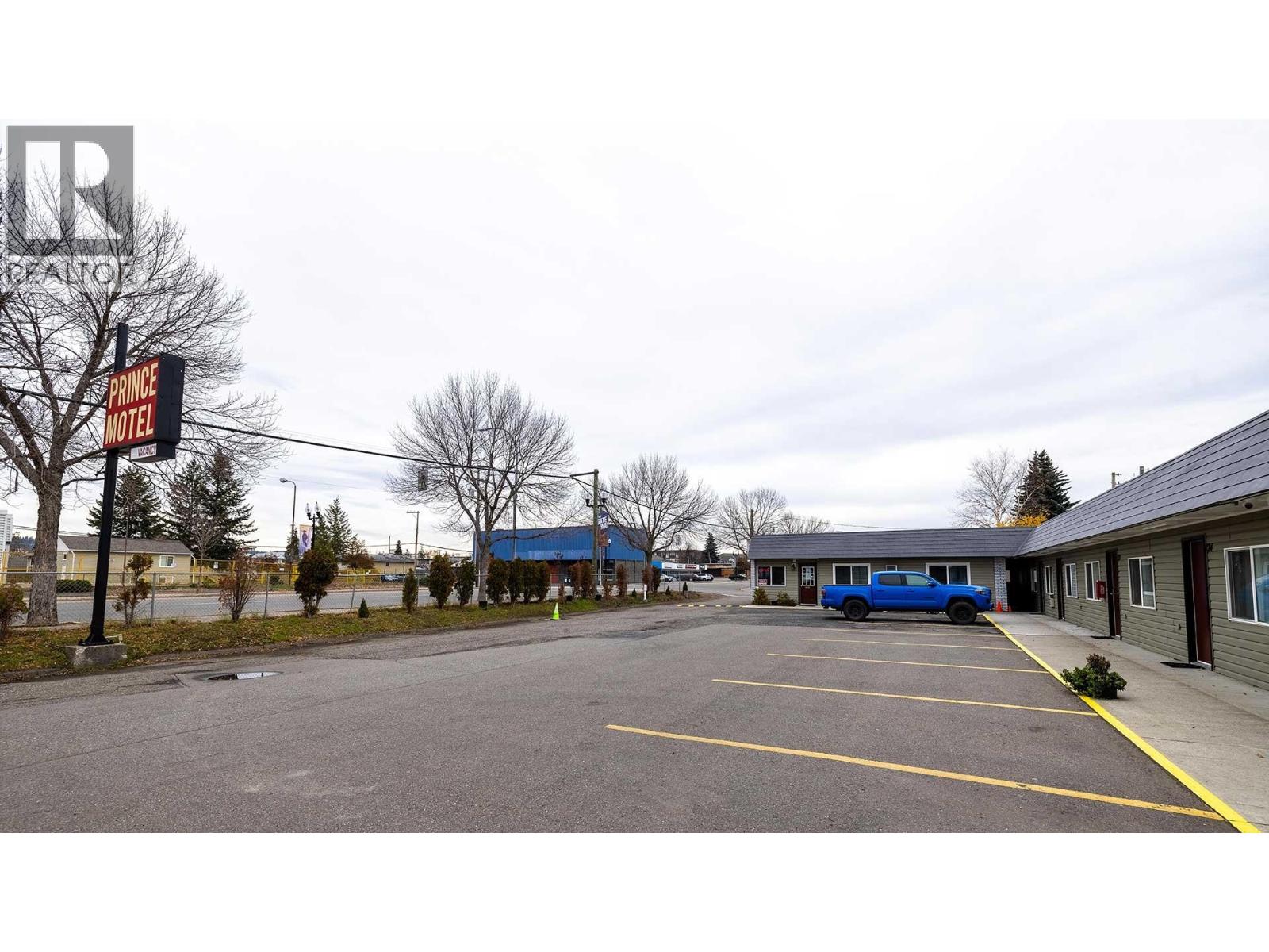 Photo 14 of 23 — 1737 20TH AVENUE · Prince George, BC