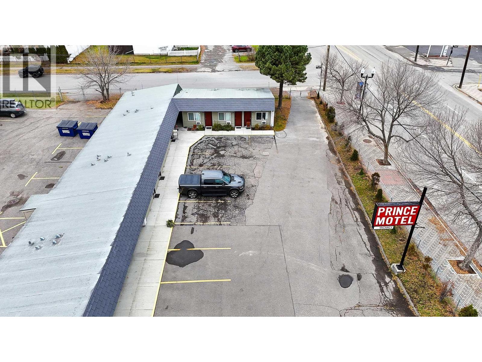 Photo 15 of 23 — 1737 20TH AVENUE · Prince George, BC