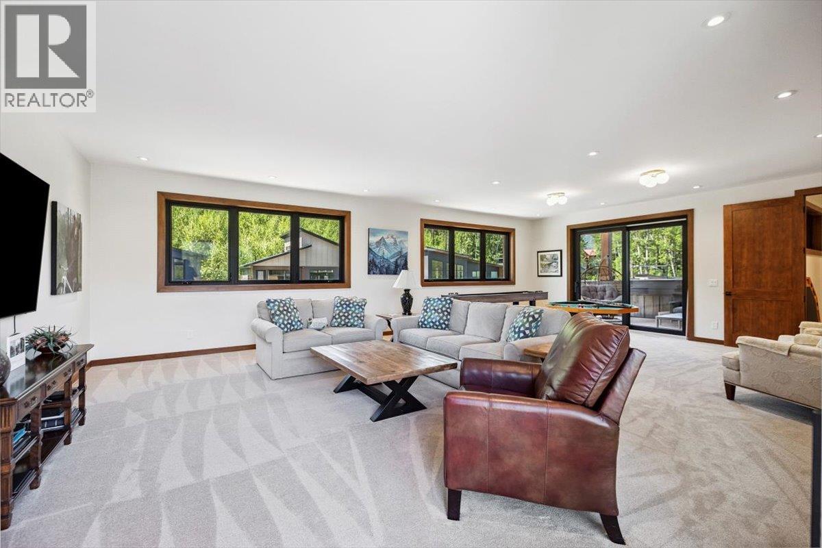 16 Morrissey Court, Fernie