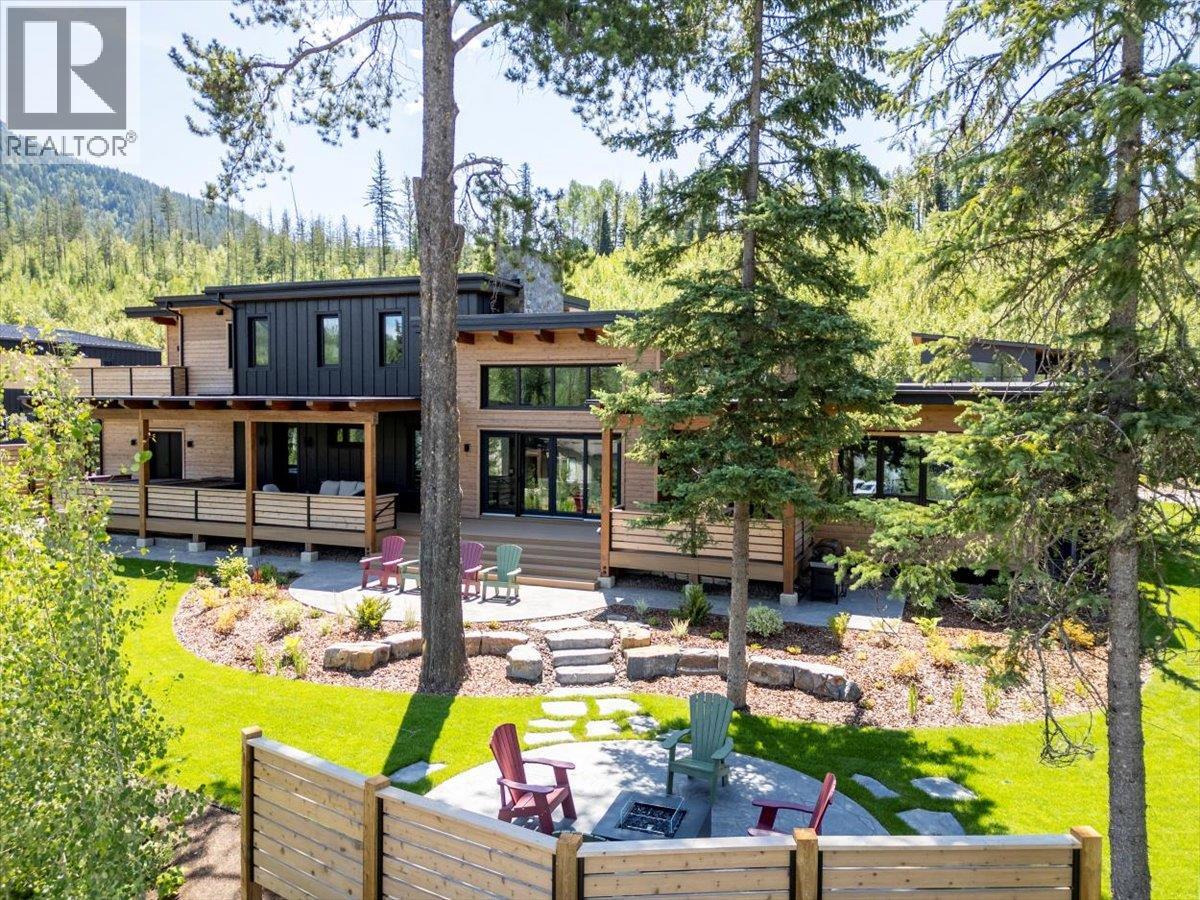 16 Morrissey Court, Fernie