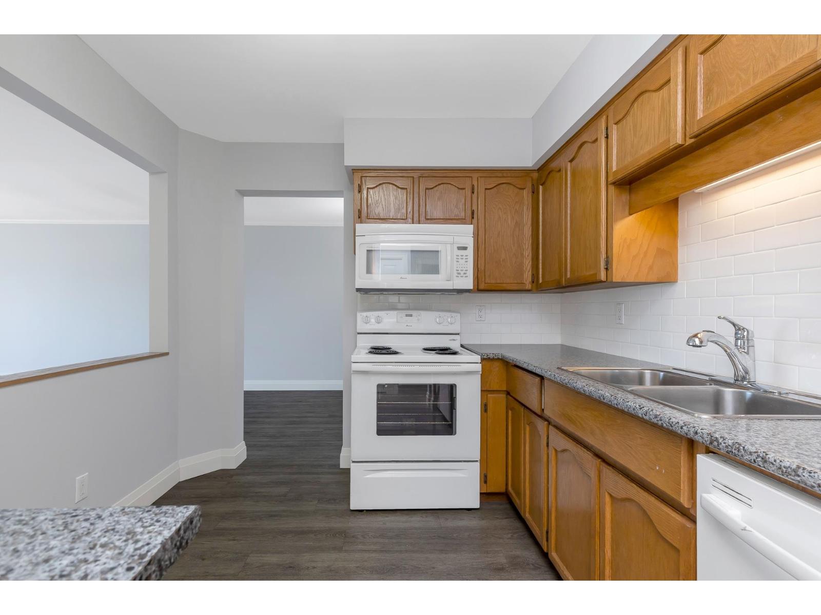 312 8725 ELM DRIVE, Chilliwack Proper South, Chilliwack