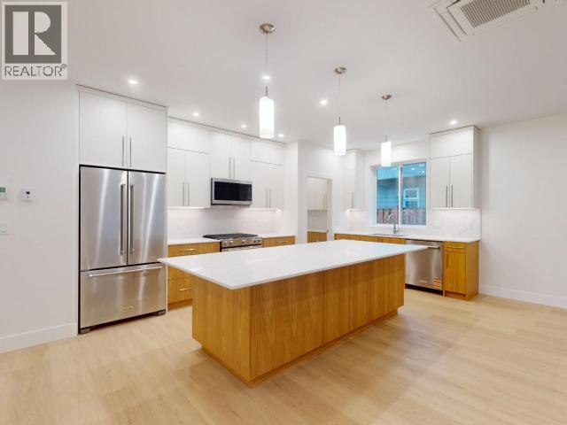 4164 BOWNESS AVE, Powell River